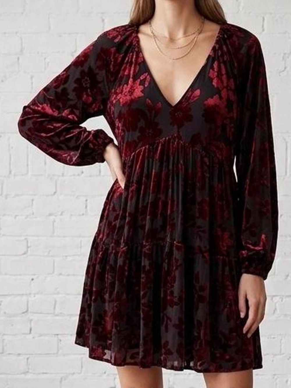 Women’s V-Neck Velvet Floral Babydoll Dress - Burgundy/Black size 8